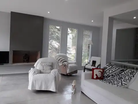 Casa 5 ambientes con 3 baños