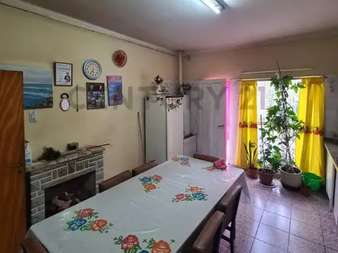 Tres Unidades en Una Propiedad – Viví y Generá Renta en la Misma Dirección