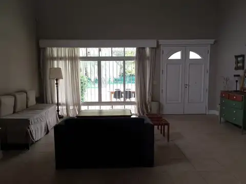 Casa 3 ambientes con 4 baños