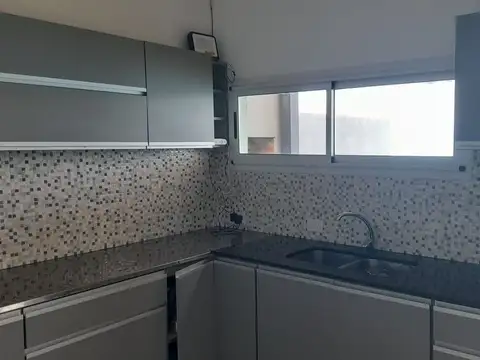 Casa en Venta en Carlos Spegazzini, USD 98.000