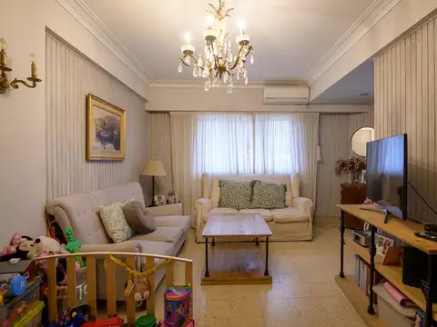 Casa en venta en Junin, tres dormitorios céntrica