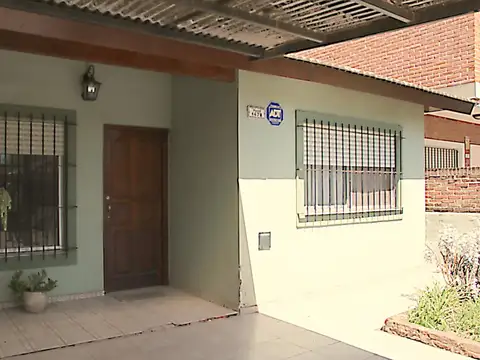 Casa 5 ambientes con 2 baños