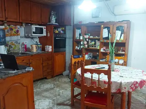 VENTA CASA MULTIFAMILIAR CASTELAR