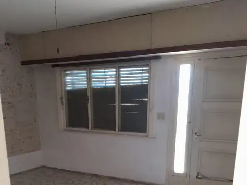 Casa 4 ambientes con 1 baño
