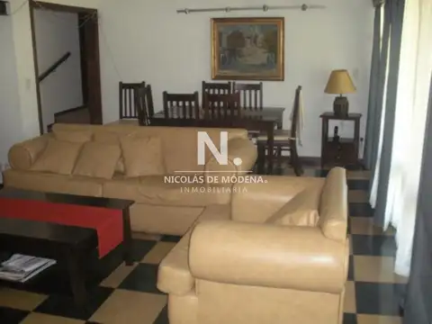 Casa 5 ambientes con 3 baños