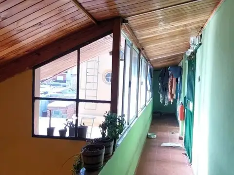 Casa en Venta con 3 cocheras