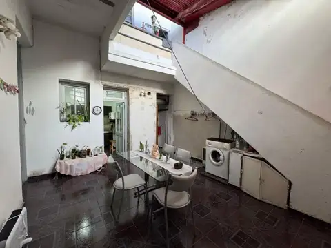 Casa 5 ambientes con 2 baños