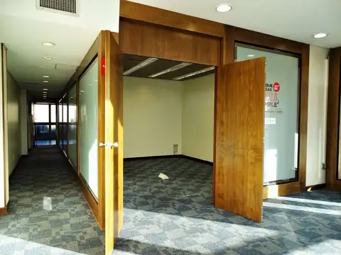 Oficina en Alquiler con 1 cochera