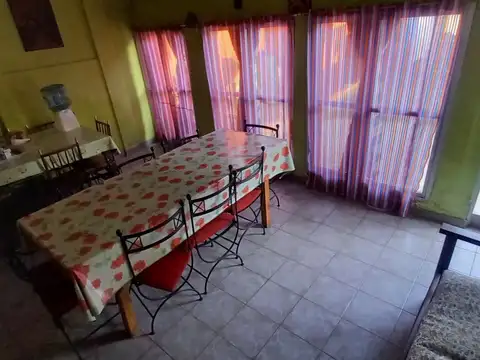 Casa en Venta con 4 cocheras