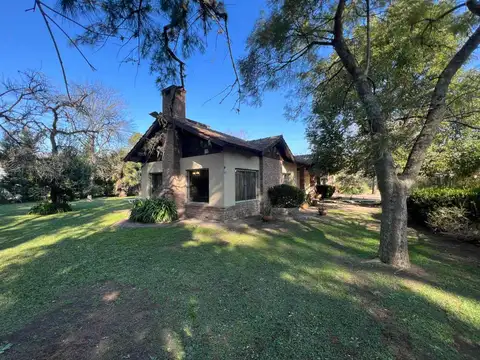 Casa 5 ambientes con 2 baños