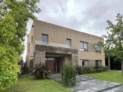 Casa  en Venta en La Lomada, Pilar, G.B.A. Zona Norte