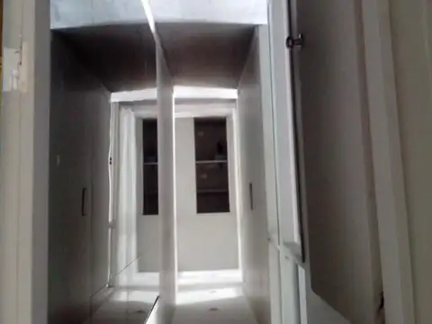 Oficina 7 ambientes con 2 baños