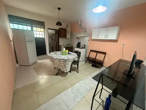 CASA VILLA AZALAIS  A1 CUADRA DE AV J.B JUSTO CASA + 2 DPTO