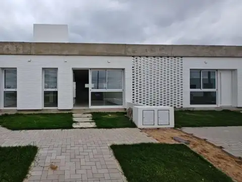 SE VENDE Duplex a Estrenar en Quebradas de Manantiales