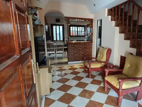 VENTA TRIPLEX 4 AMBIENTES, MATADEROS, CAP FEDERAL