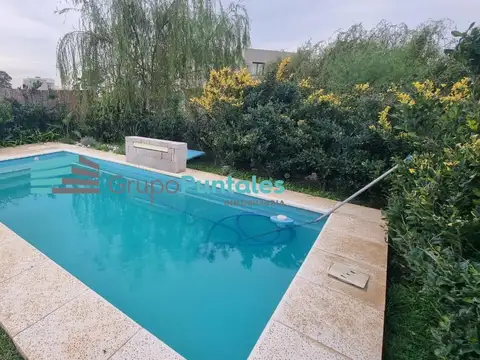 Casa en Barrio Lagos de Canning con 5 dormitorios