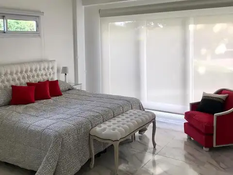 Casa en Alquiler Temporal con 2 cocheras