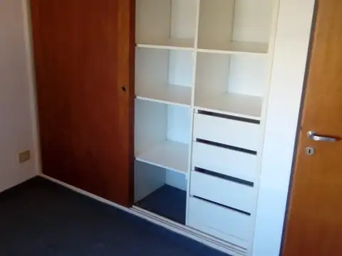 Casa en Alquiler con 1 cochera