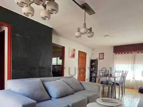 Pedro J Godoy 1700, Piso 0