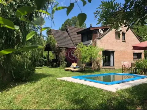 Casa 6 ambientes con 2 baños