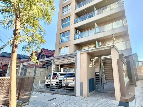 VENTA GUARDA COCHE ITUZAINGÓ CENTRO EDIF CATEGORIA