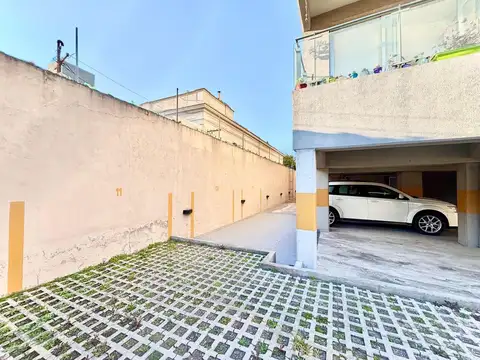 VENTA GUARDA COCHE ITUZAINGÓ CENTRO EDIF CATEGORIA