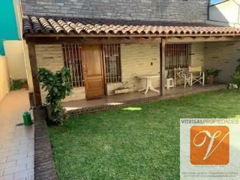 Casa en venta c/ cochera en Villa Ballester