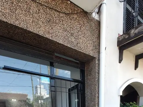 Local en  venta de 20mts2 con persiana y vidriera - Quilmes