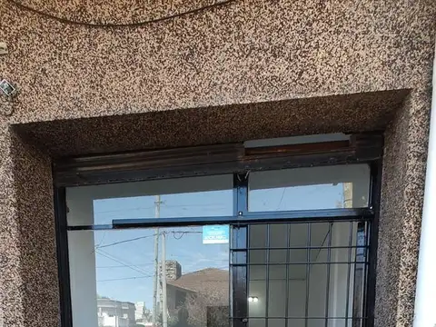 Local en  venta de 20mts2 con persiana y vidriera - Quilmes