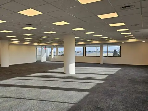 Oficina en Alquiler en Olivos, USD 4.400