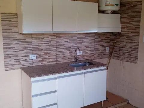 Casa 2 ambientes con 1 baño