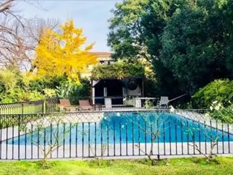 Casa en Alquiler Temporal con 2 cocheras
