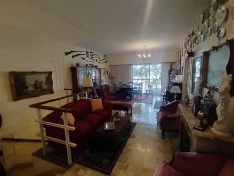 Depto Tipo Casa en Venta de 5 ambientes