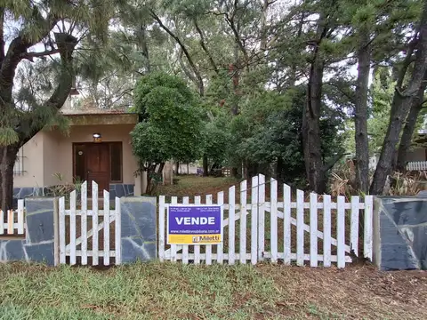 Casa de 3 ambientes SOLA EN LOTE - Mar Del Tuyu (140289)