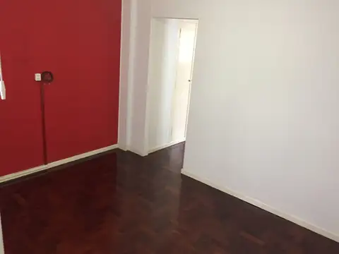 DEPARTAMENTO 2 AMBIENTES - LATERA - EDIFIIO S/ AV. BELGRANO - HERMOSA VISTA - ZONA MONSERRAT