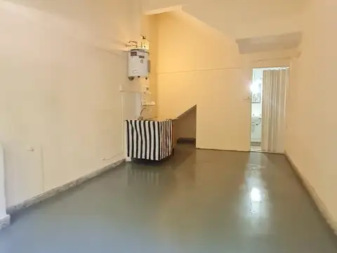 Local en Alquiler en Flores Norte, $ 390.000