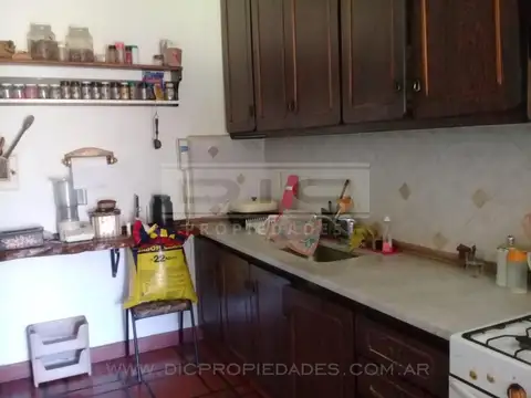 Casa 6 ambientes con 4 baños