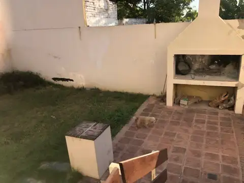 OPORTUNIDAD - Parque Velez Sarsfield - casa en venta