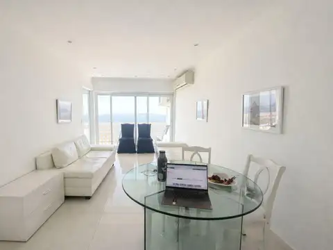 Departamento en Alquiler Temporal en Playa Mansa, USD 4.200
