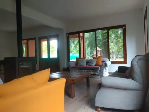 Casa 5 ambientes con 2 baños