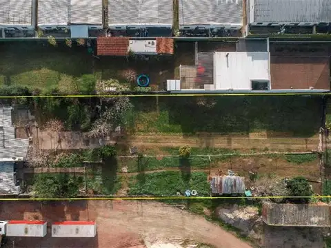 1676 m²,  2 Viviendas. Gran Potencial