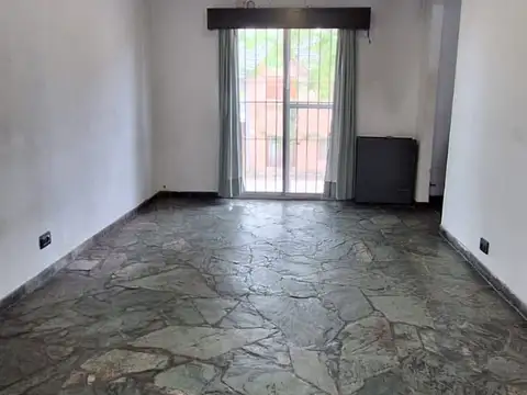 VILLA LURO CAMAMRONES AL 5500 PH 3 AMB X ESCALERA PRIMER P0ISO MUY LUMINOSO HERMOSA TERRAZA CON PARRILLA