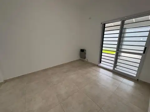 Depto Tipo Casa en Alquiler en Temperley, $ 680.000