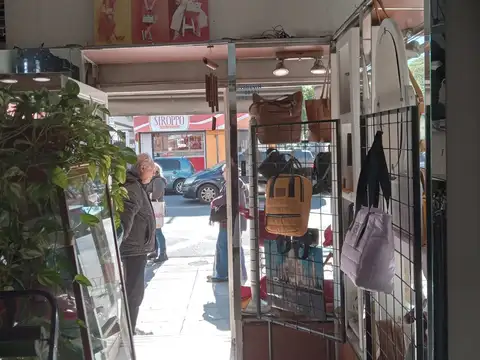 Local en Alquiler en Haedo Sur, $ 900.000