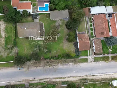 VENTA EN BLOCK DE TERRENO MULTIFAMILIAR + CHALET Y 2 DEPARTAMENTOS