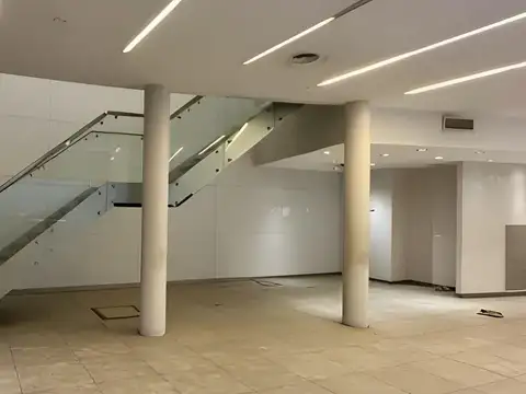 Av. Juan Domingo Perón  al 1100