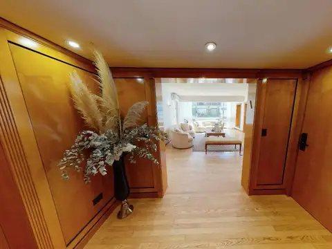 7 ambientes con 2 cocheras y baulera