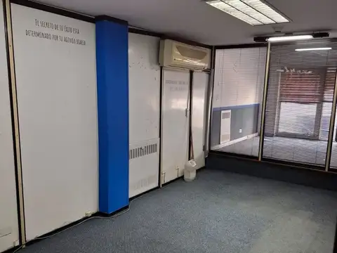 Avenida Rivadavia 700