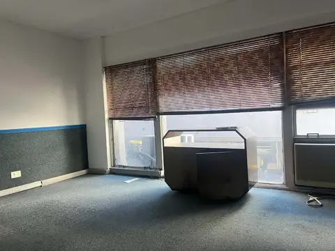 Avenida Rivadavia 700