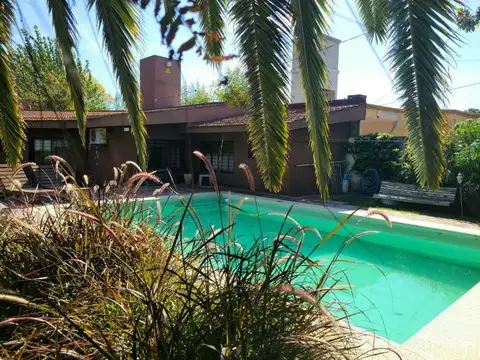 REBAJADA  Casa (160 m2) con Ampliio JARDIN y PISCINA - Terren: 1200 m2